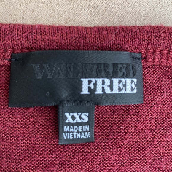 Aritzia Wilfred Free Georgia T-Shirt.  Size XXS. - Picture 3 of 3